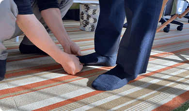 足の採寸を行います